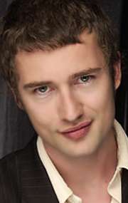 Фото Карл Джиари