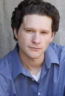 Актер Аарон Вилтон