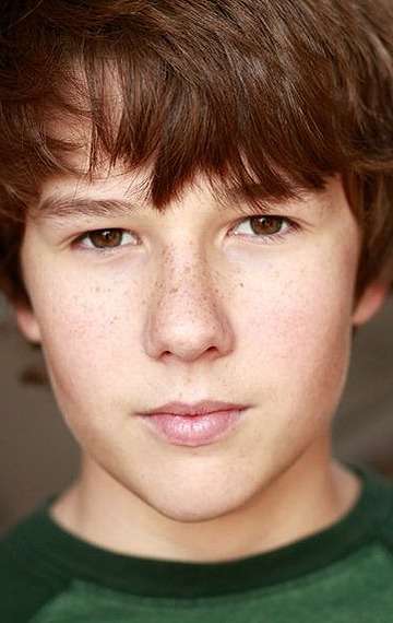 Актер Джэйк Джонсон