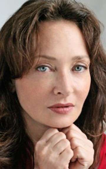 Актер Кэтрин Ллойд Барнс