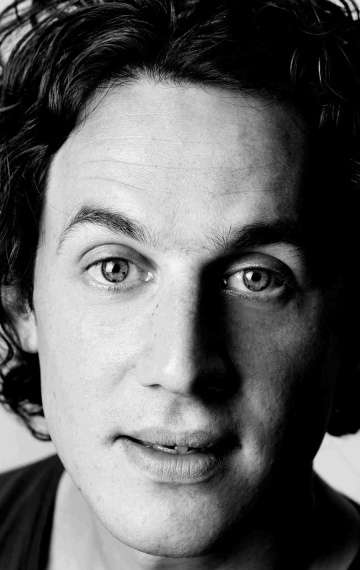 Актер Дастин Демри-Бёрнс