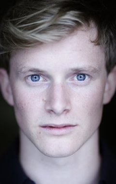 Актер Гарри Смит