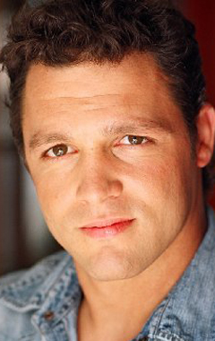 Актер Энтони Молинари