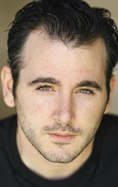 Актер Крис Мала