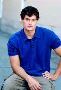 Актер Бретт Келли