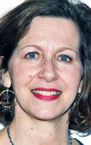 Актер Бетси Айдем