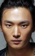 Актер Чжао Хунфэй
