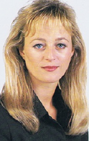 Актер Лиззи МакИннерни