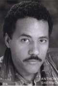Актер Энтони Шервуд