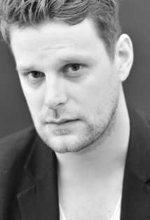 Актер Ник Ли