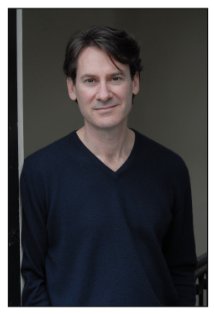 Актер Эзра Барнс