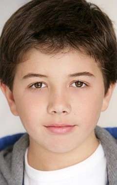 Актер Брэдли Стивен Перри