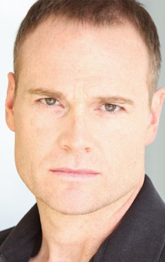 Актер Дэймон Карни