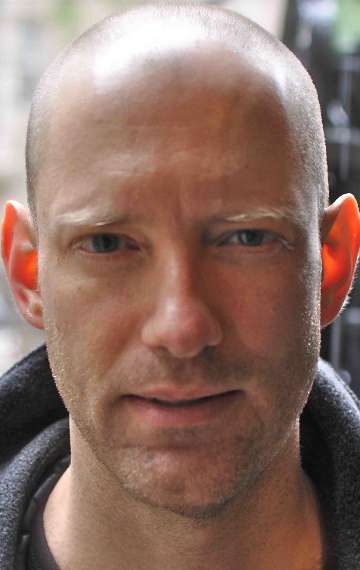 Актер Дилан Чэлфи