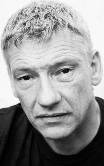 Актер Саймон Армстронг