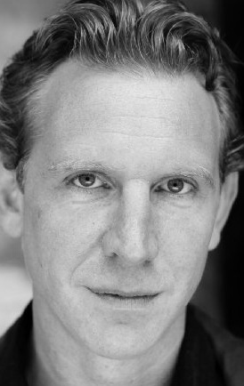 Актер Пол Тонли