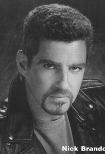 Актер Ник Брэндон