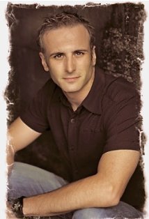 Актер Джеффри С. Робинсон