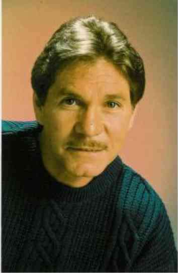 Актер Кристофер Стоун