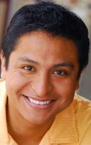 Актер Омар Лейва