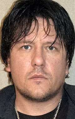 Актер Антон Дёров