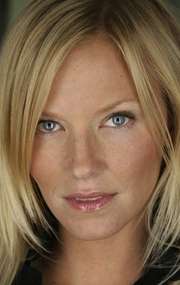 Актер Келли Гиддиш