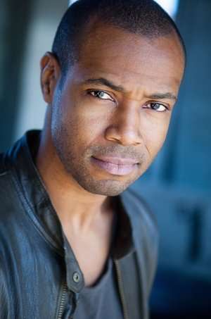 Актер Айзая Мустафа