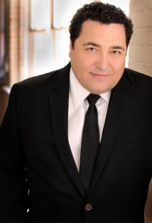 Актер Damian Muziani