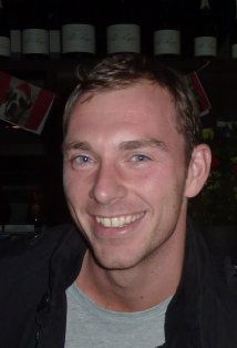 Актер Майо Оливер