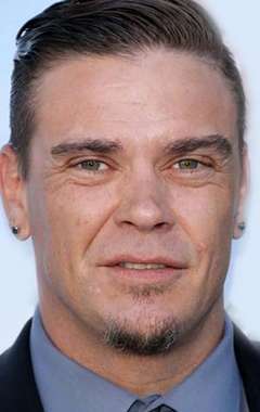 Актер Брэндон Оре