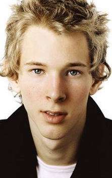 Актер Паркер Крофт