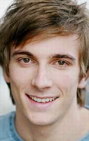 Актер Гилиан Петровский