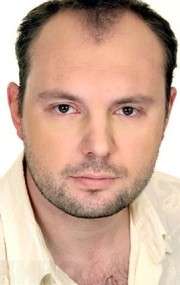 Актер Илья Исаев