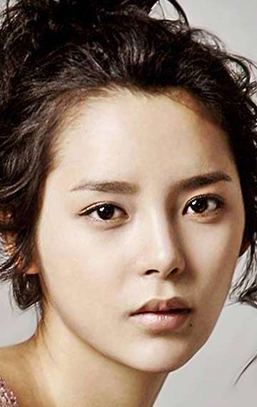 Актер Пак Си Ен