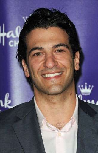 Актер Саймон Кассианидес