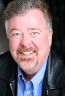 Актер Билл Гиллан