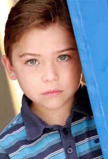 Актер Рэймонд Очоа