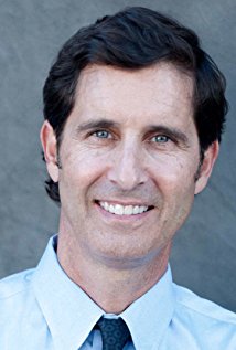 Актер Том Эстор