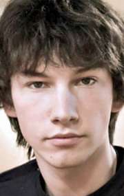 Актер Кирилл Емельянов