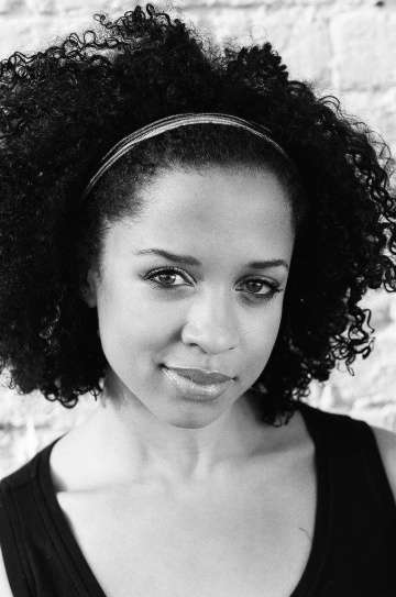 Актер Натали Гумеде