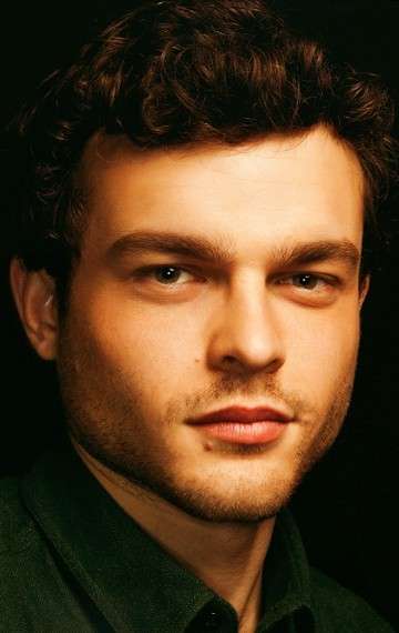 Актер Олден Эйренрайк