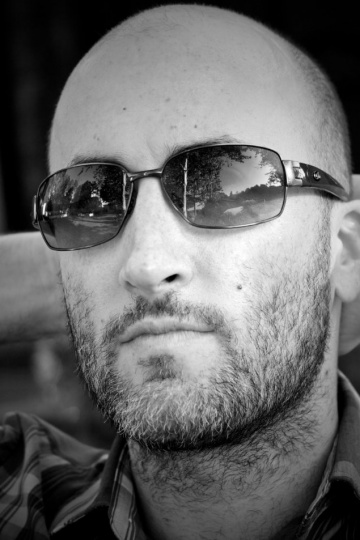 Актер Джон Брейвер