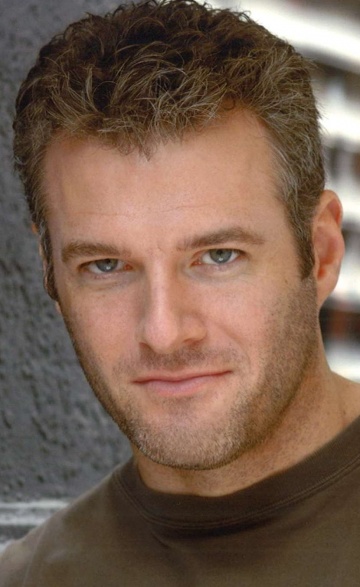 Актер Эдвард Уоттс