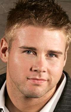 Актер Аарон Хилл