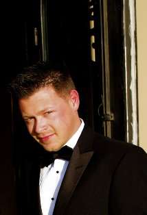 Актер Энтони Дженнингс