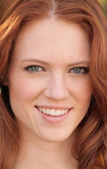 Актер Уитни Хой