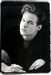 Актер Аарон Вон