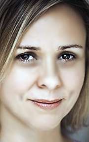 Актер Джулия Гам