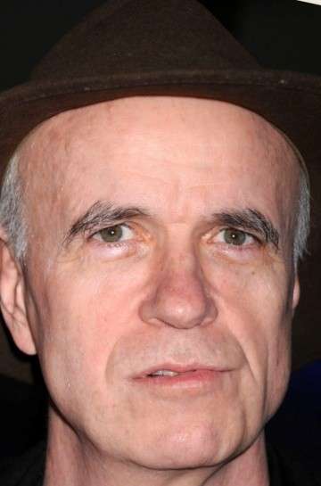 Актер Том Нунен