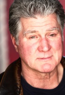 Актер Майкл Логи